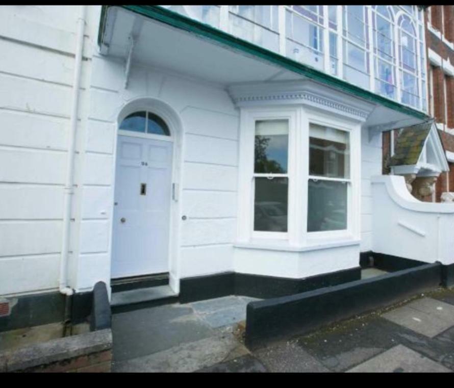 Beautiful One Bedroom Ground Floor Apartment With Parking Exeter Extérieur photo