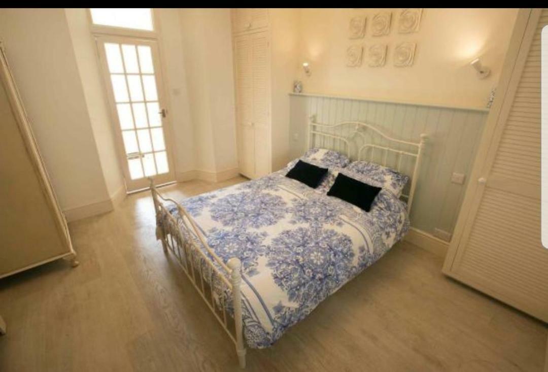Beautiful One Bedroom Ground Floor Apartment With Parking Exeter Extérieur photo